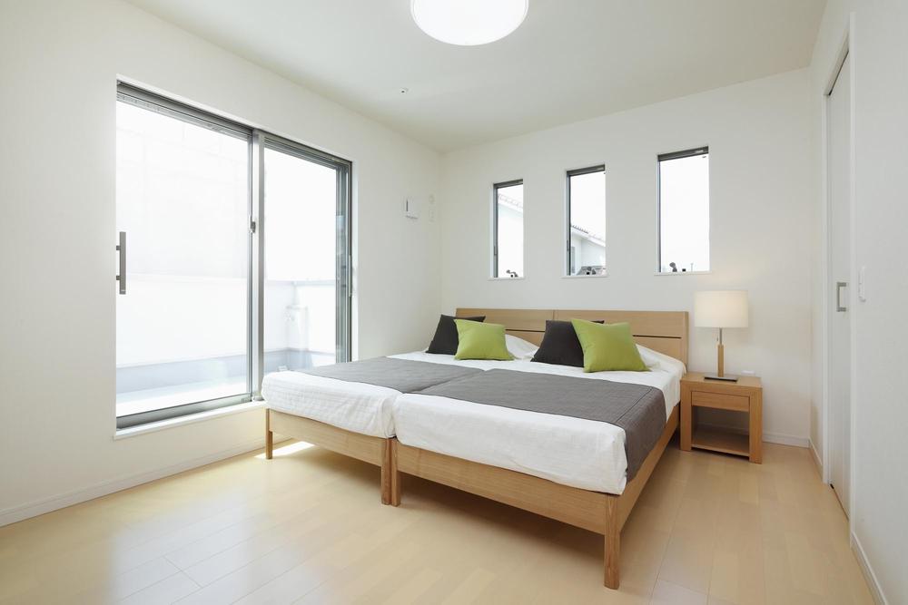 Non-living room.  ■ Master bedroom The main bedroom, which provided about 2.2 tatami mats of a walk-in closet, Bright and clean and can spend facing the large roof balcony. Sale already dwelling unit (August 2013 shooting)