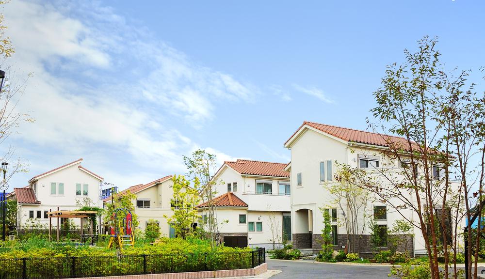 Local appearance photo.  ■ The third phase secondary streets photo quickly and healthily grow up children, You have me always watching this town. Aim is "Leafeon Machida Koyama months hill", Story of life as a "forest" is the beginning of the 196 family. (August 2013 shooting)