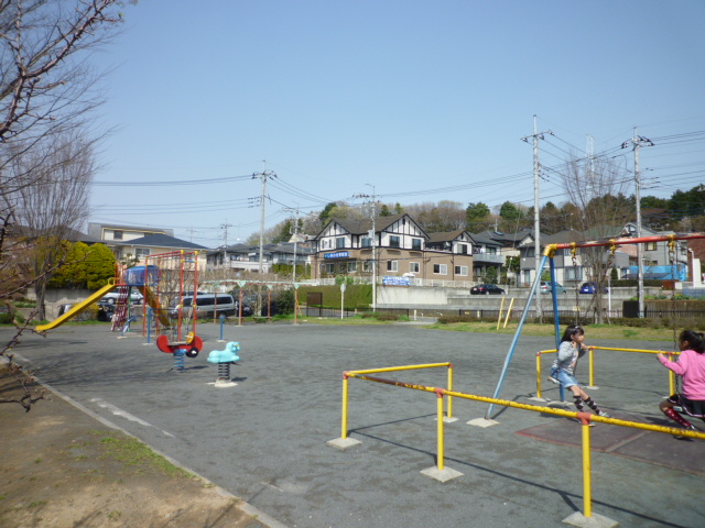 park. Kumake Yato to the park (park) 490m