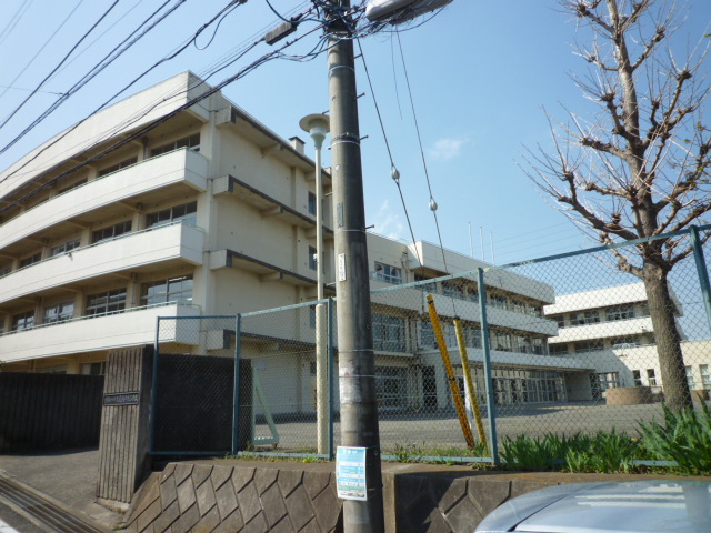 Primary school. Naruse 560m center to the elementary school (elementary school)