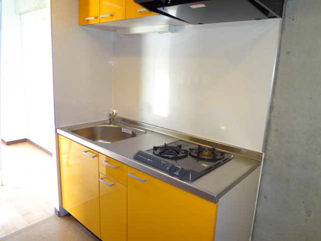 Kitchen. Bright color is also cute kitchen ☆