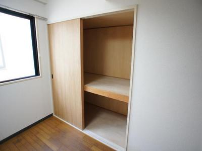 Receipt. An indoor storage