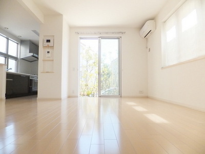 Living and room. ☆ Bright room ☆