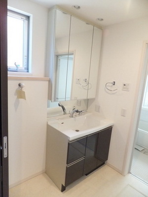 Washroom. System kitchen