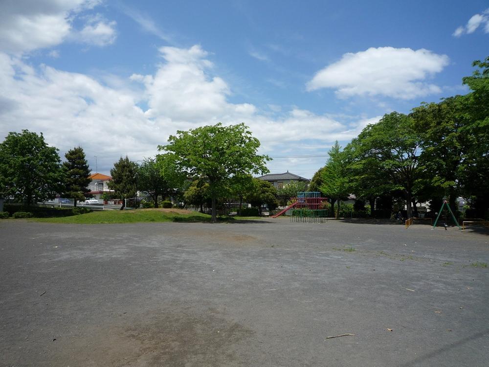 park. 130m up to Tenjinhara park