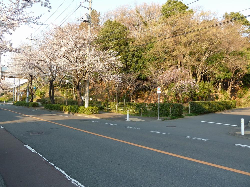 park. 200m to Tsukushino Tonoyama park