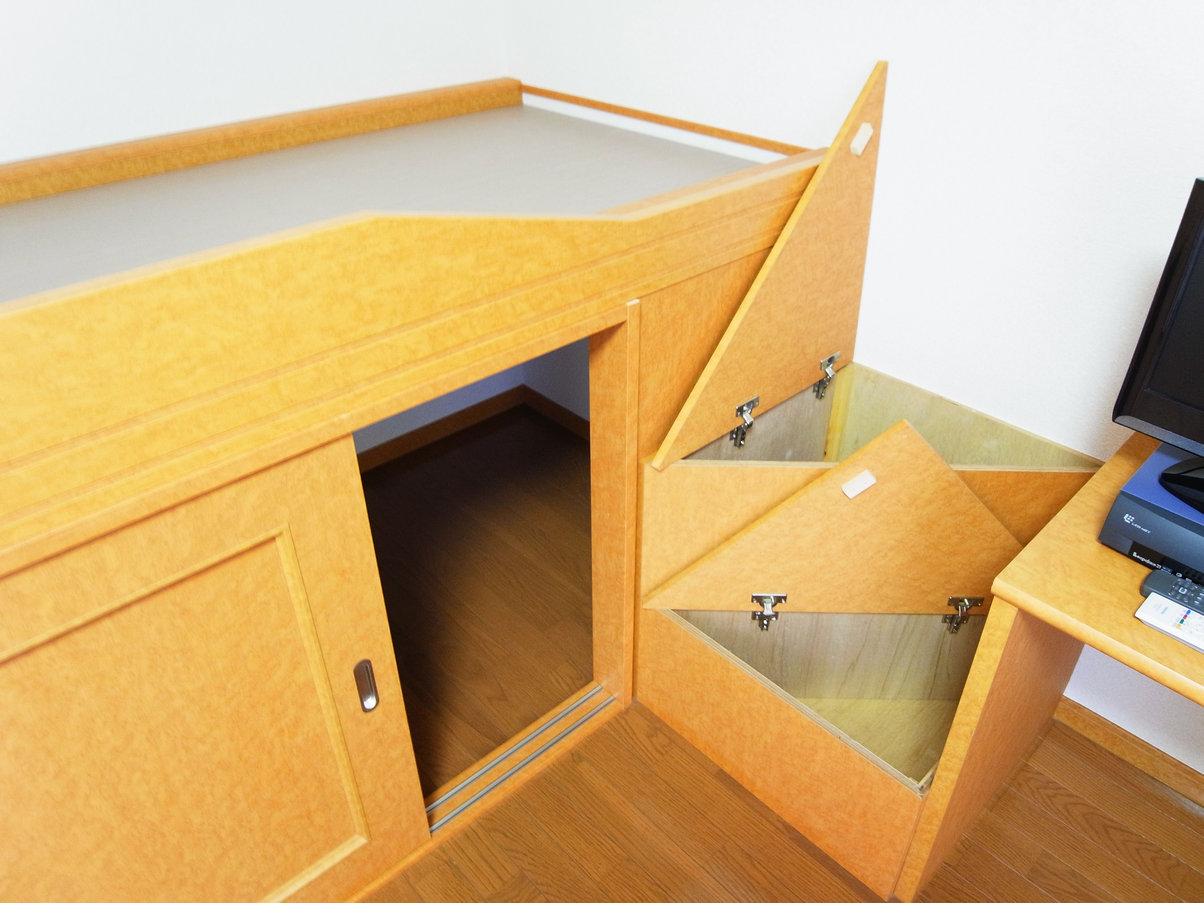 Other room space. Storage enhancement under the bed is turned to the NAND