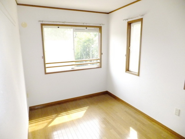 Other room space. ☆ Wide bright Western-style ☆