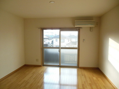 Other room space. Broad Western-style