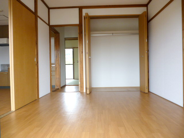 Living and room. Medium Western-style