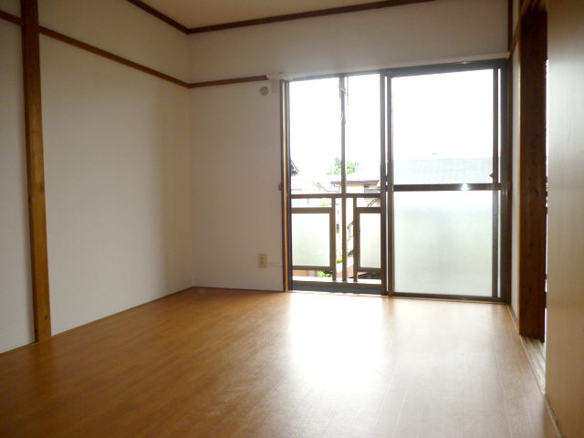 Living and room. Medium Western-style