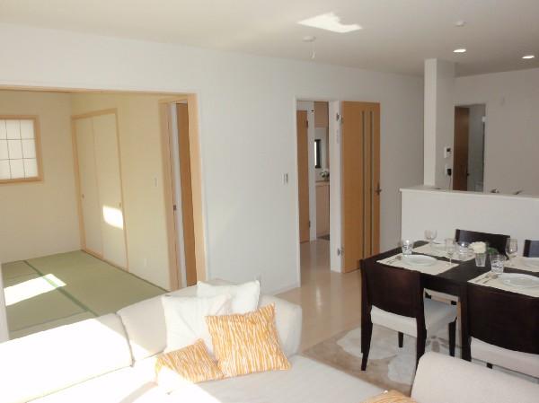 Same specifications photos (living)