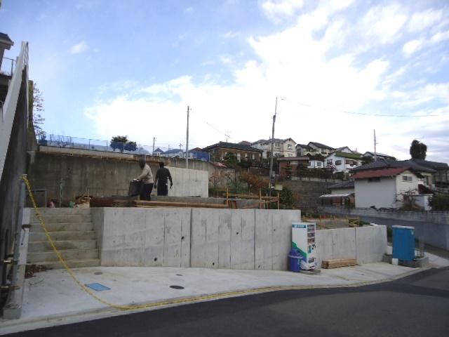 Local photos, including front road. local Siemens in the south road