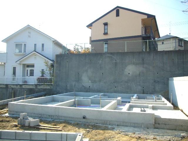 Local appearance photo. Building 3 Under construction
