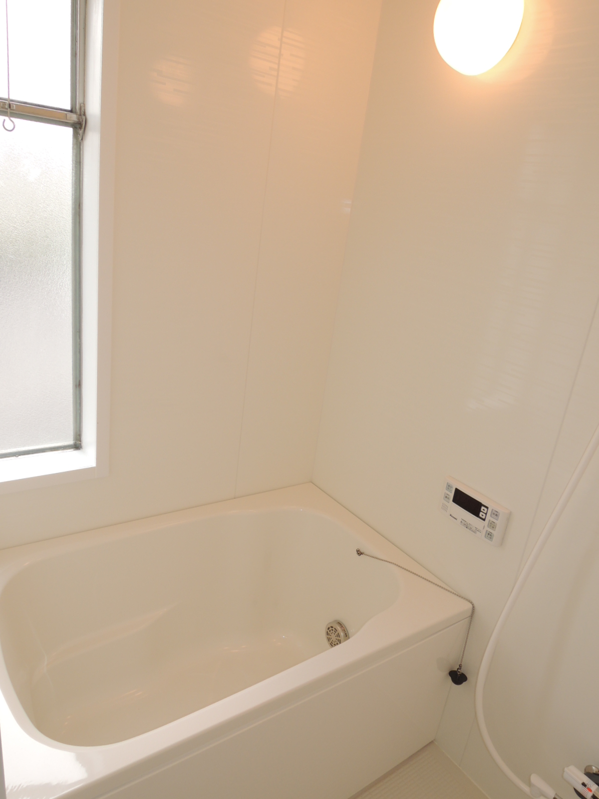 Bath. With reheating function