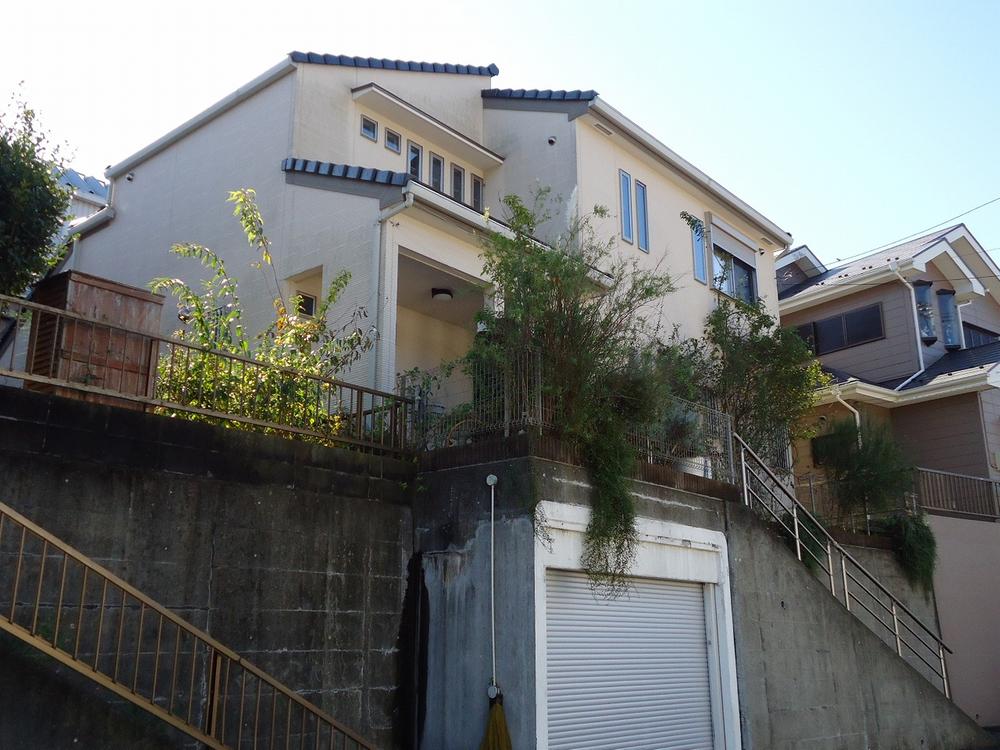 Local appearance photo. Local (11 May 2013) Shooting