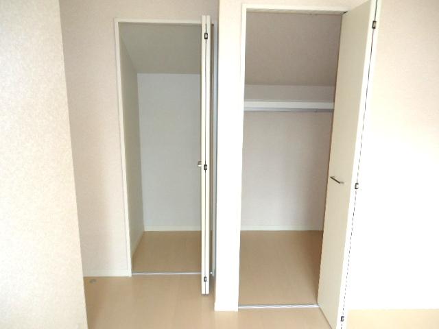 Local appearance photo. Receipt