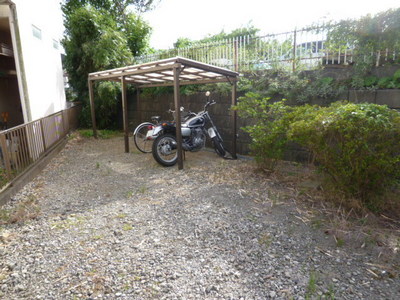 Other common areas. Bicycle parking lot (free)