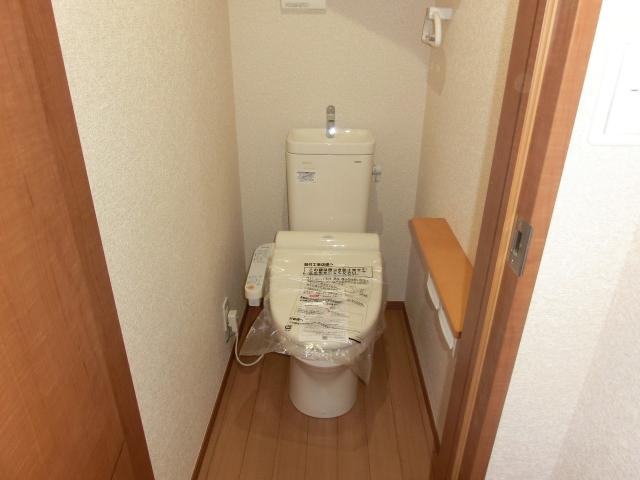 Toilet. 1 Building