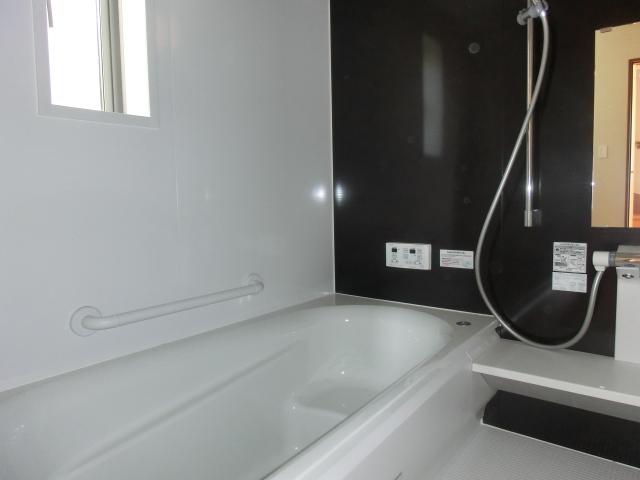 Bathroom. Building 2