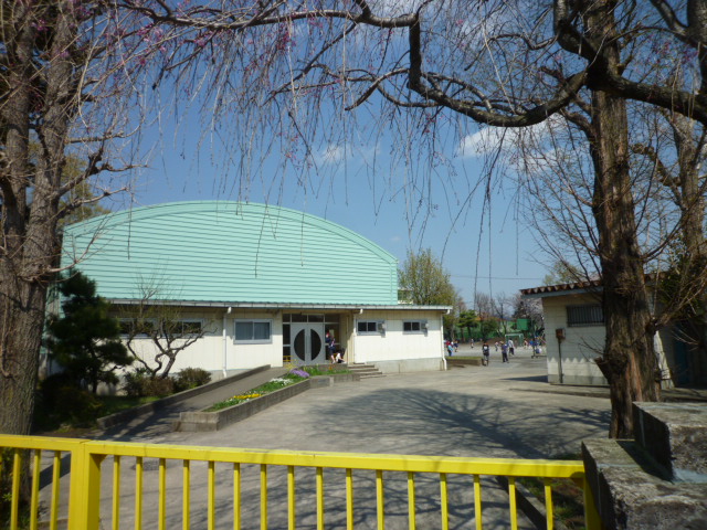 Primary school. South Fourth Elementary School About 720m until the (elementary school) 720m