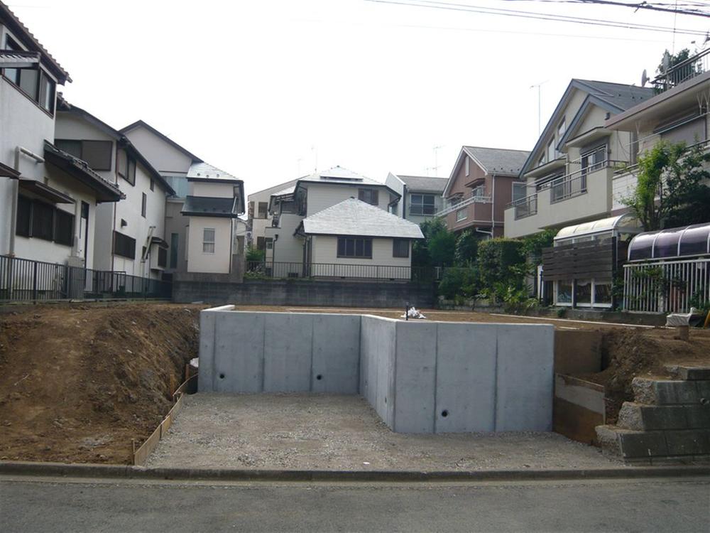 Local photos, including front road. Local (July 2013) Shooting