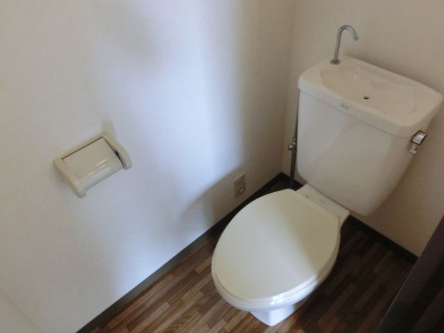 Toilet. Outlet there! Washlet will be given