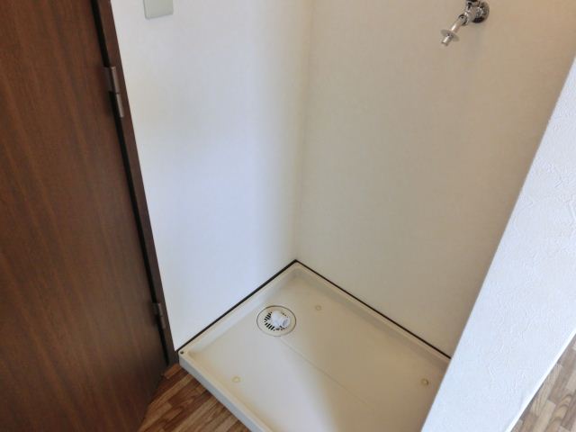 Receipt. Is I am happy there is a washing machine inside the room