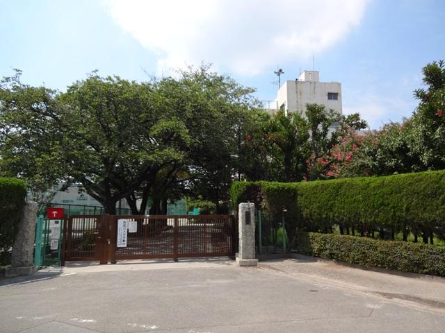 Junior high school. 1800m to the south junior high school