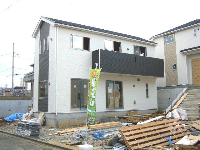 Local appearance photo. 5 Building Under construction (it was out of scaffolding)