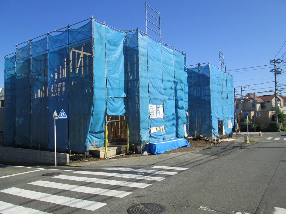 Local photos, including front road. Corner lot of a quiet residential area