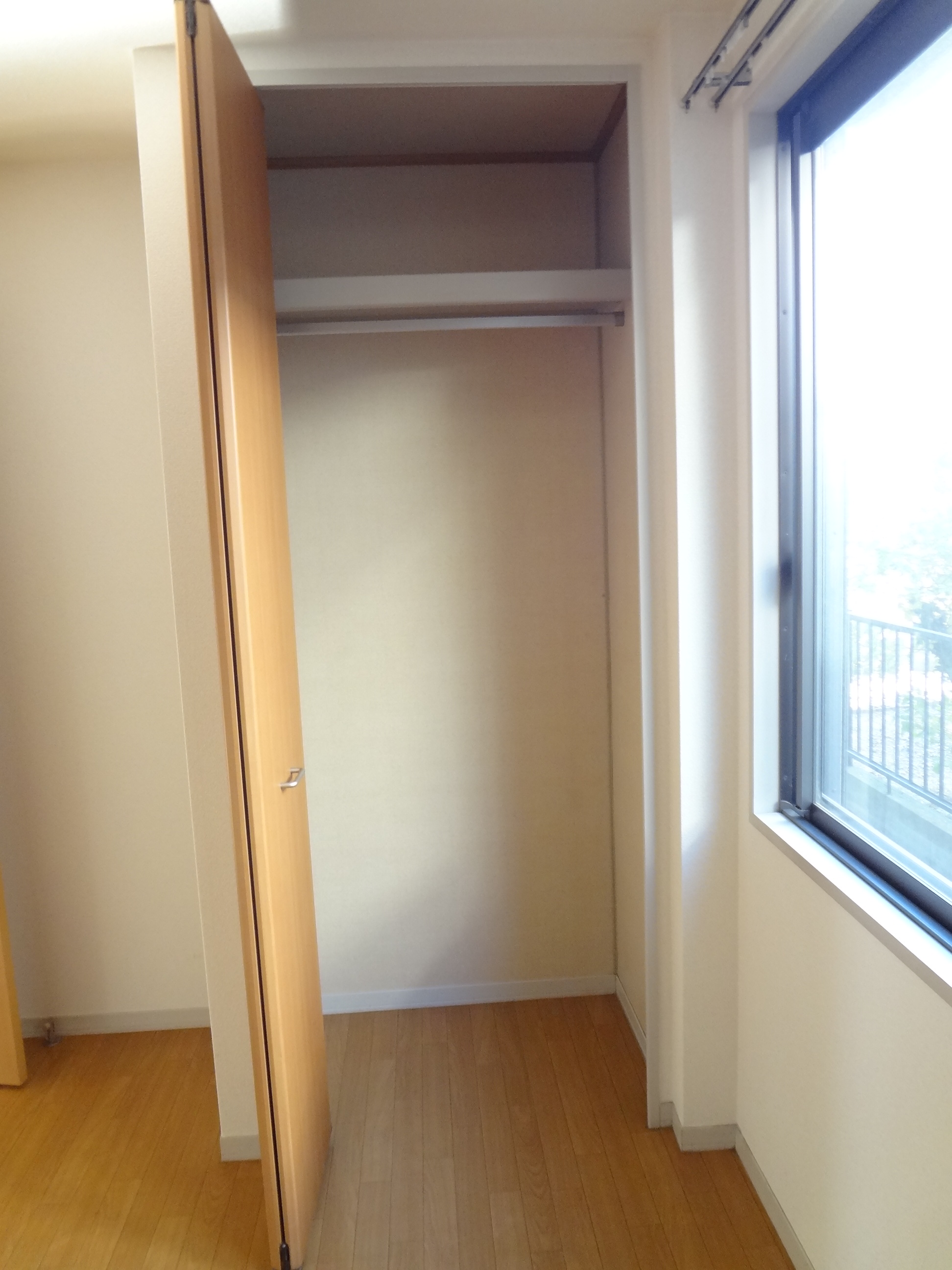 Receipt. 5 Pledge Western-style housing