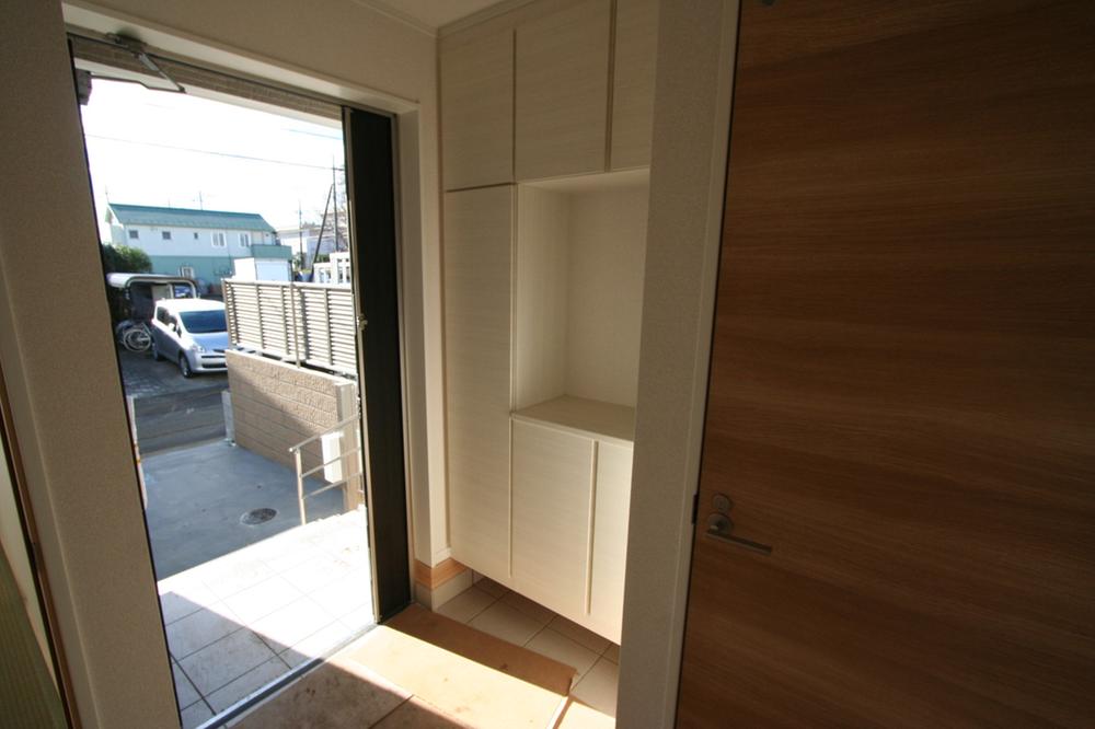 Entrance. Indoor (11 May 2013) Shooting