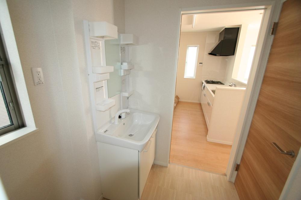 Wash basin, toilet. Local (11 May 2013) Shooting