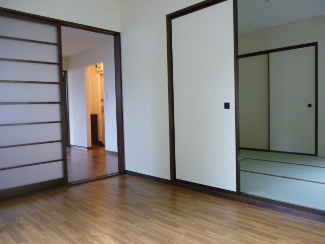 Living and room. Nanyang room ・ Minami Japanese-style room