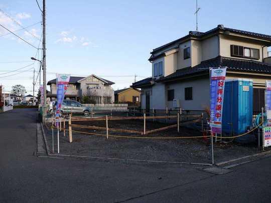 Local photos, including front road. Kobuchi ・ Many living environment is also better commercial facilities around in a quiet residential area of 2 Station Available of Machida Station.