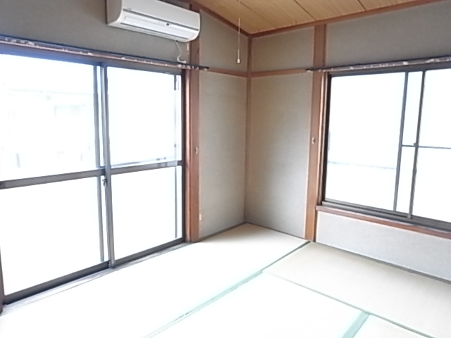 Other. Yang per well per Japanese-style room 6 quires southwest angle room! Air-conditioned!