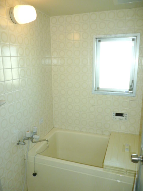 Bath. Follow-fired function with bathroom