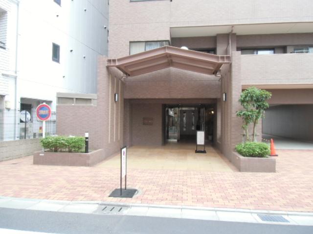 Entrance. Auto-lock with a TV monitor