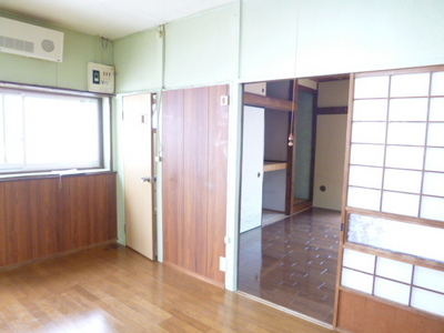 Living and room. 6 Pledge of DK space