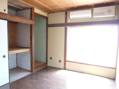 Living and room. Western-style room is the room of 6 quires