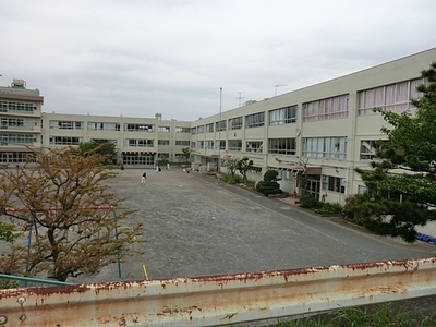 Primary school. 500m to Honmachida Higashi elementary school (elementary school)
