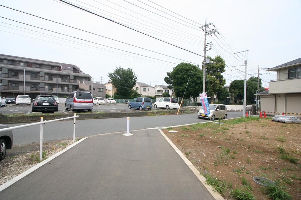 Local photos, including front road. Local (July 2013) Shooting