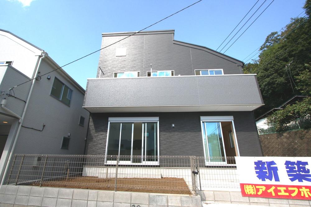 Local appearance photo. Local (10 May 2013) Shooting