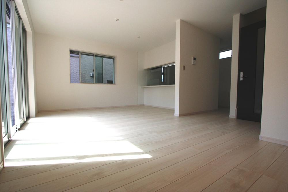 Living. Local (10 May 2013) Shooting