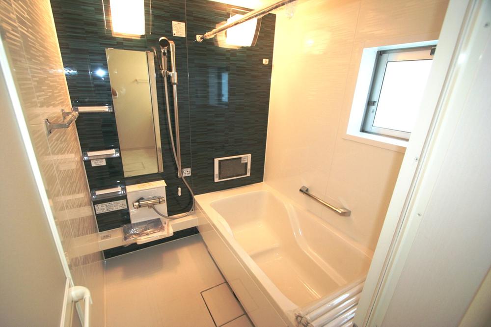 Bathroom. Local (10 May 2013) Shooting