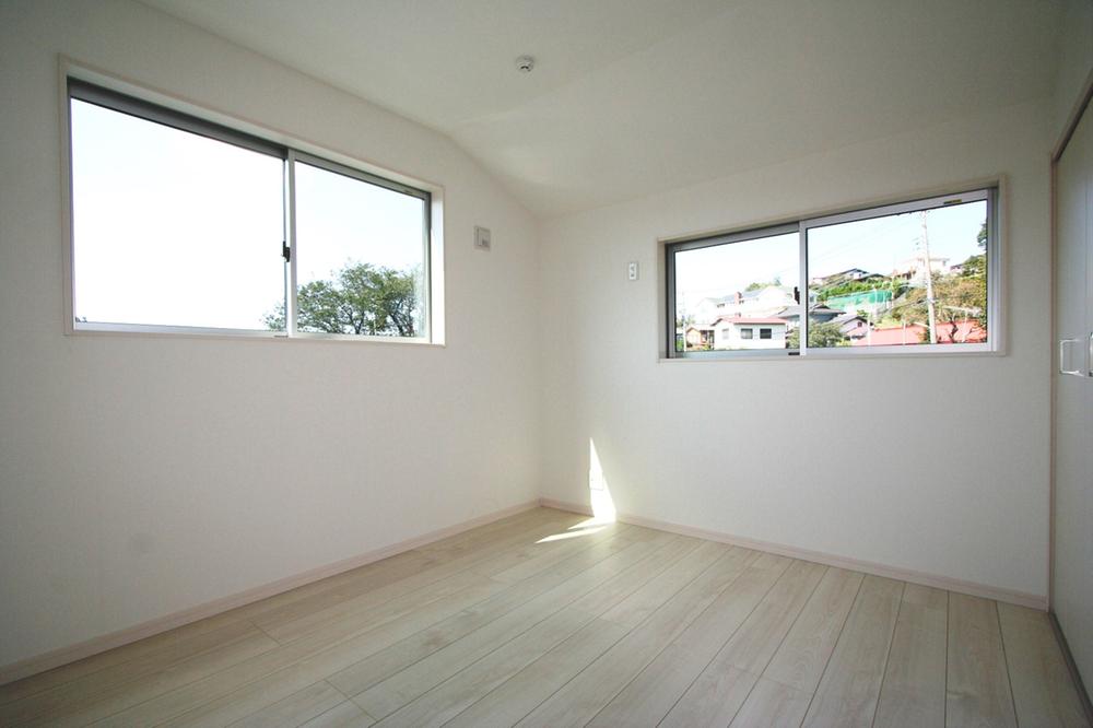 Non-living room. Local (10 May 2013) Shooting