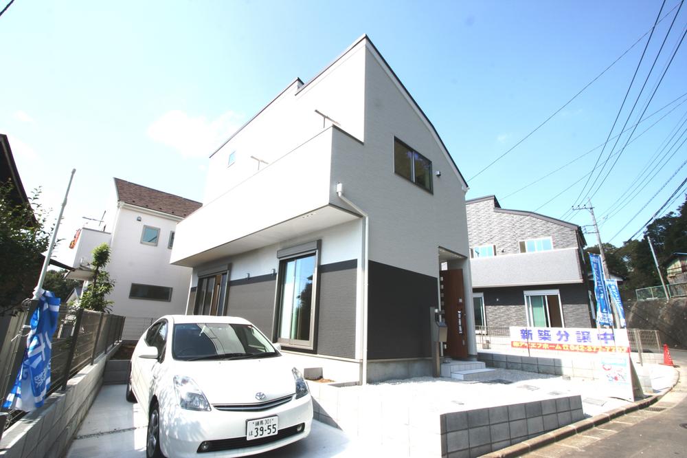 Local appearance photo. Local (10 May 2013) Shooting