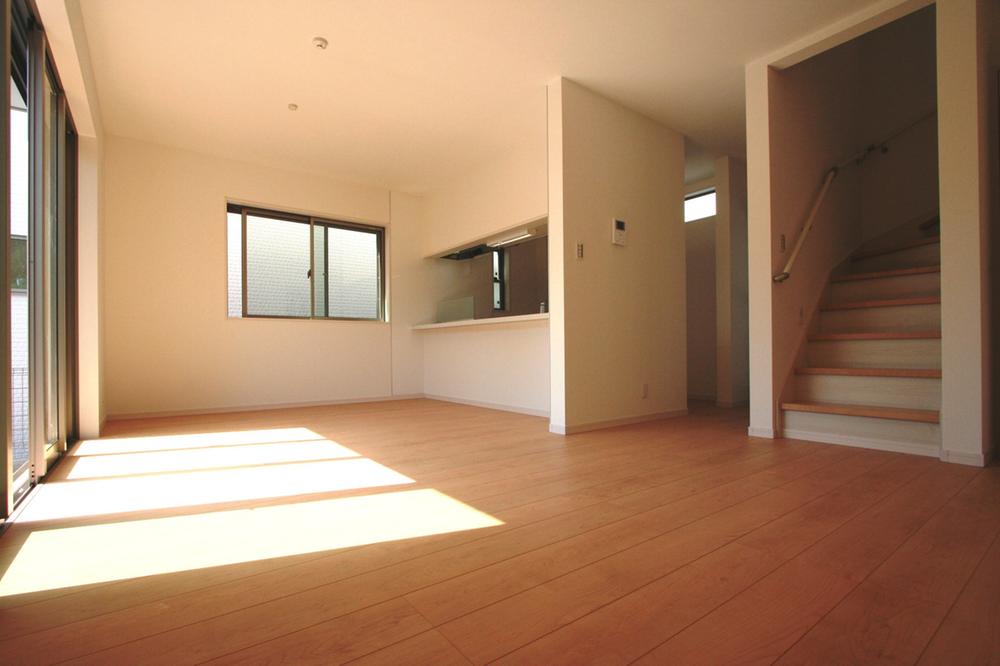 Living. Local (10 May 2013) Shooting