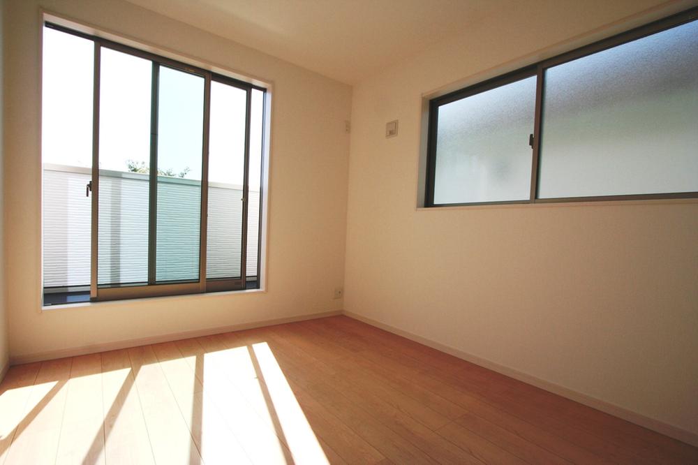 Non-living room. Local (10 May 2013) Shooting